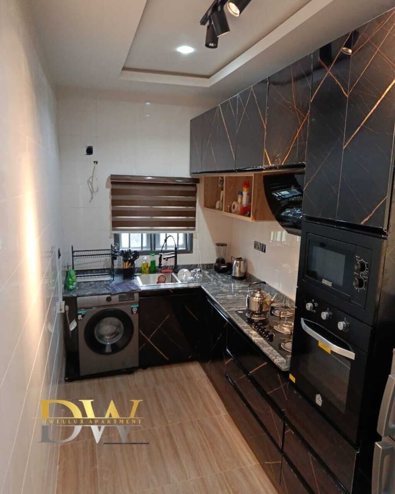 Dwellux Apartments