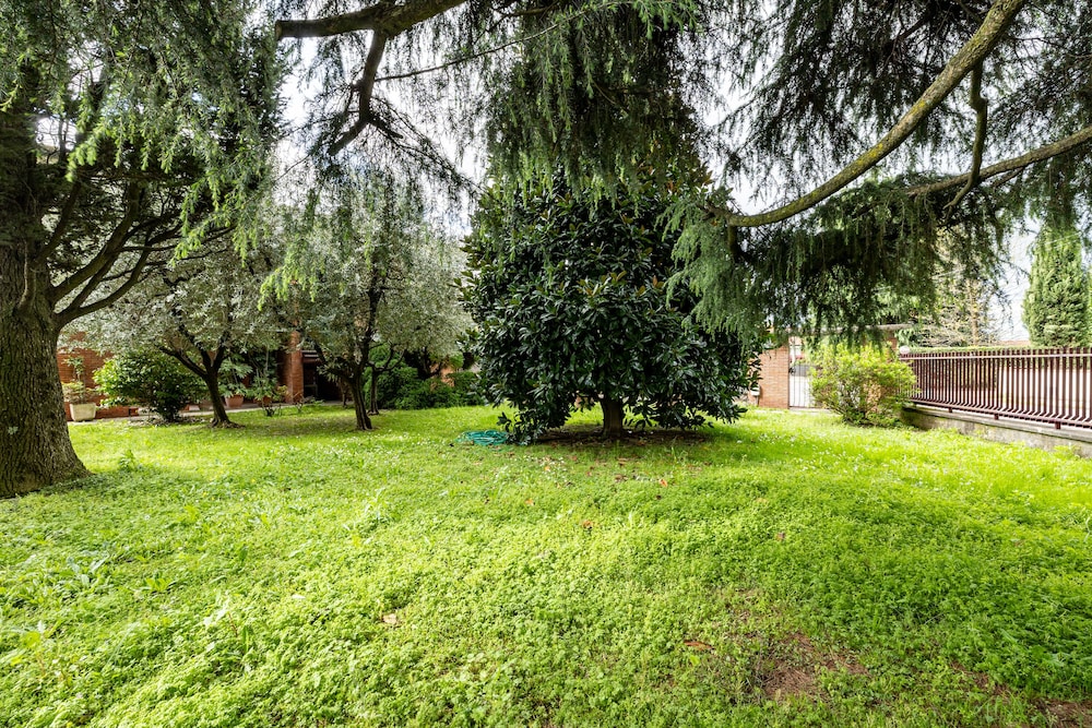 Villino Carla Few KM From Lucca view 3
