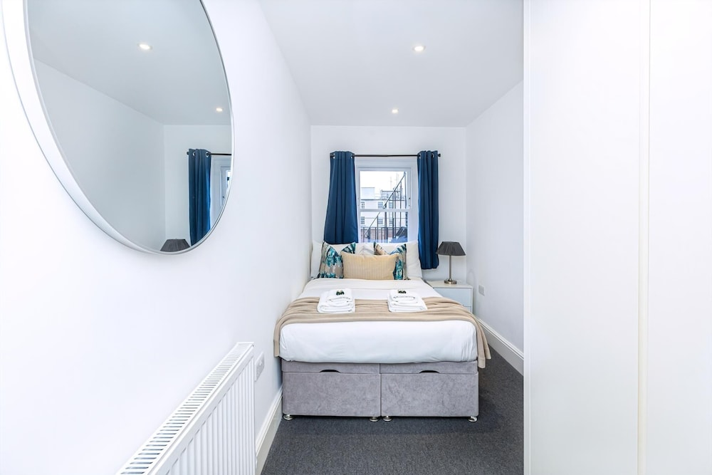 Elegant Three-bed Marylebone Flat Near Oxford Circus!