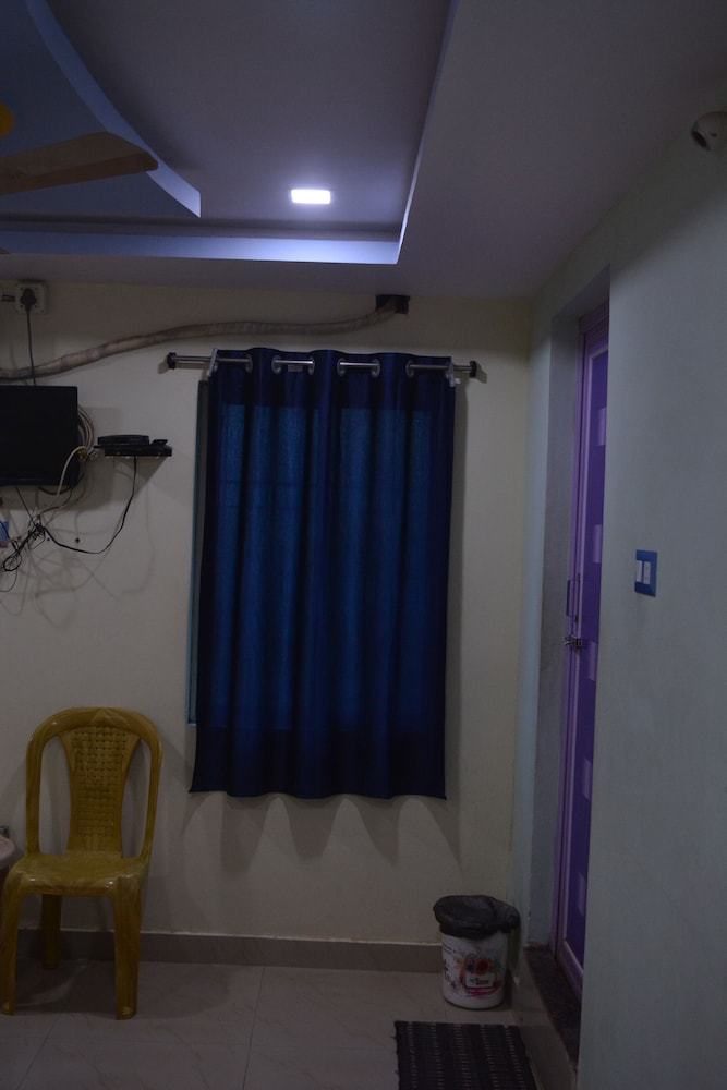 Hotel Mid Town Daringbadi