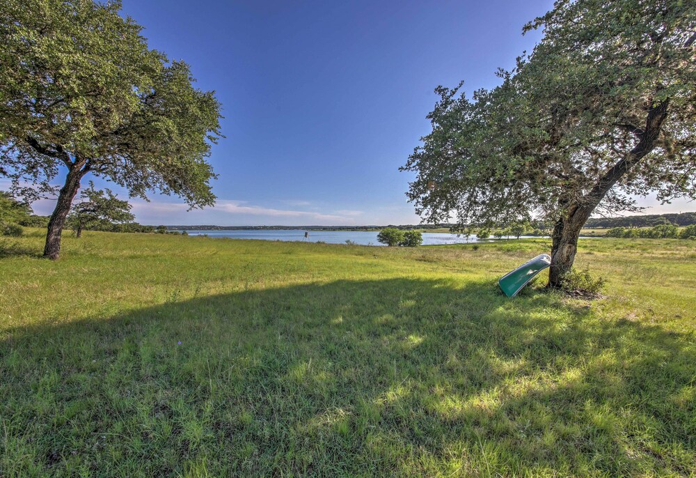 Charming Canyon Lake Cottage w/ Pool BBQ Pit! - Property Image 20