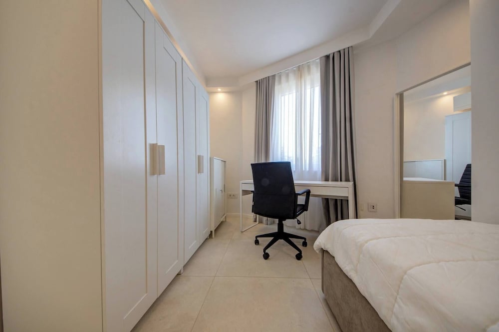 Luxury Penthouse With Private Pool and sea Views, Sleeps 6