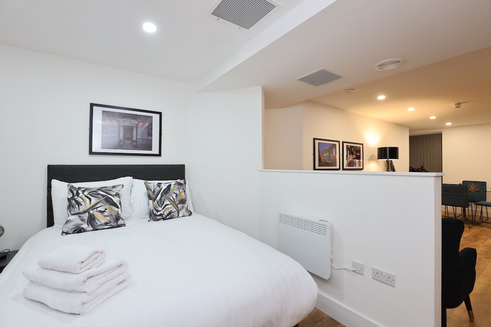Wood Street Apartments view 4