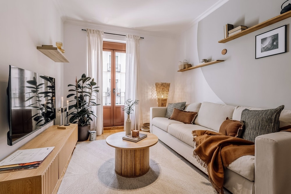 Quirigua - 2 Bedrooms and Office in Chamber