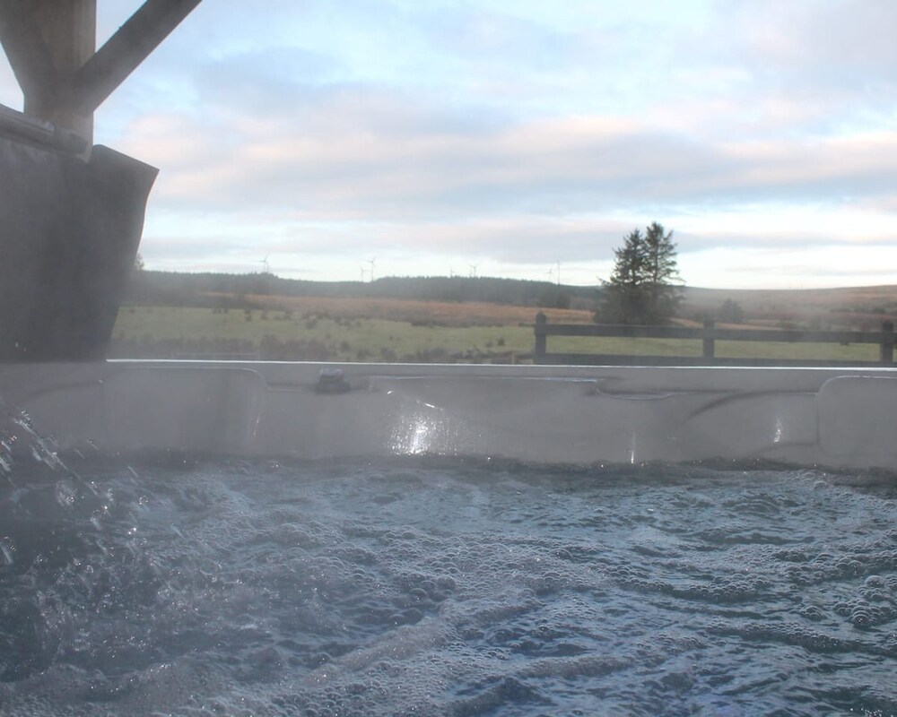 Forest View House Hot Tub Sleeps 9