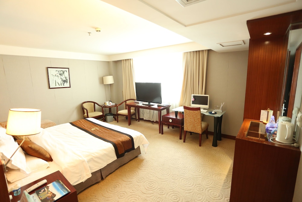 Royal Crown Hotel