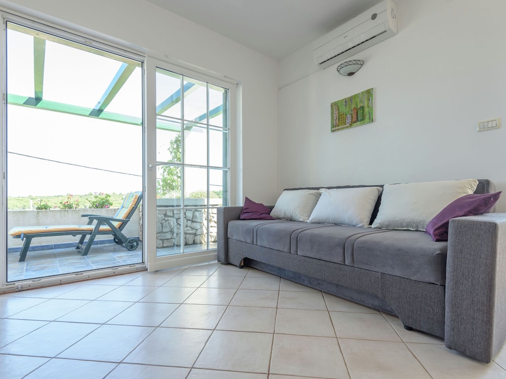 Holiday Home in Veli Rat Near Saharun