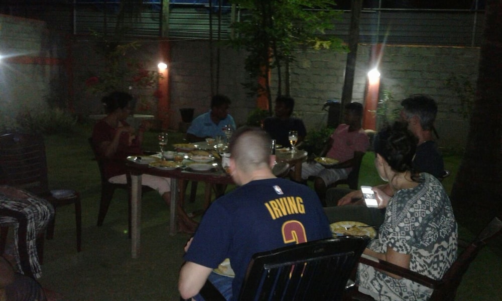 Sugandi Inn