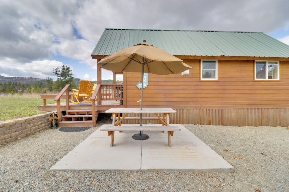 Lake Access, Fire Pit: Glacier Country Getaway!