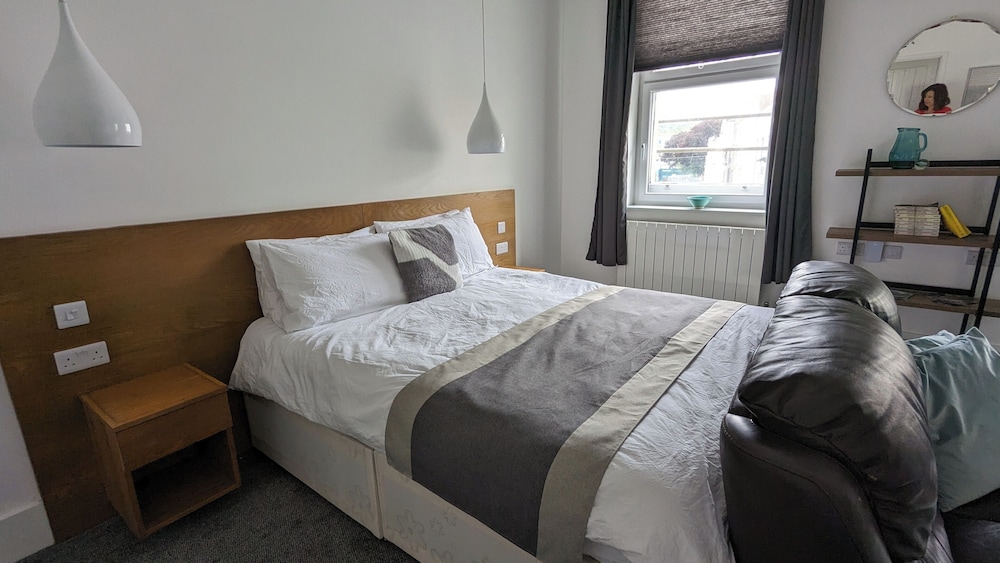 Captivating 1-bed Apartment, Merthyr Tydfil -, photo 16