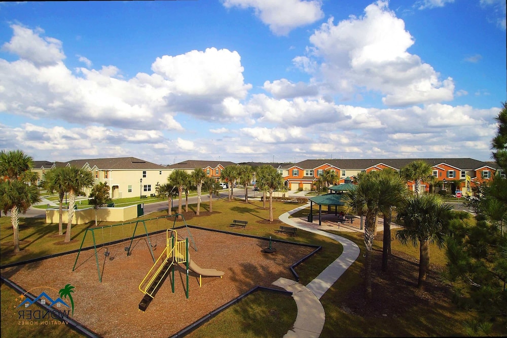 Resort-style 4BR Home Gated Community Near Disney