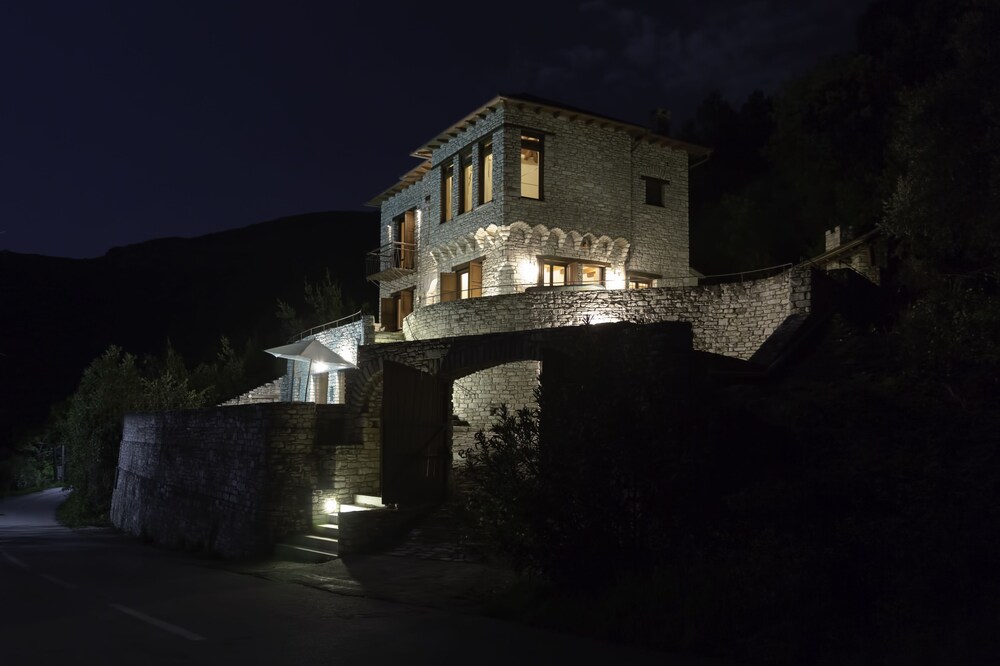 Dionysos Luxury Villa
