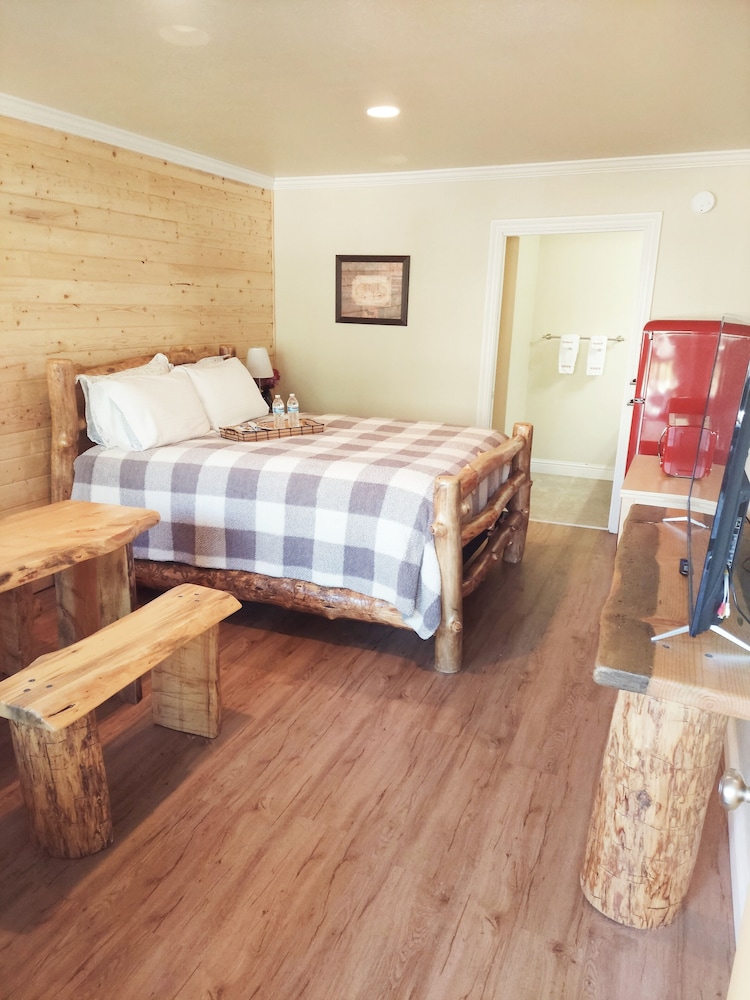 The Woodfords Inn view 5
