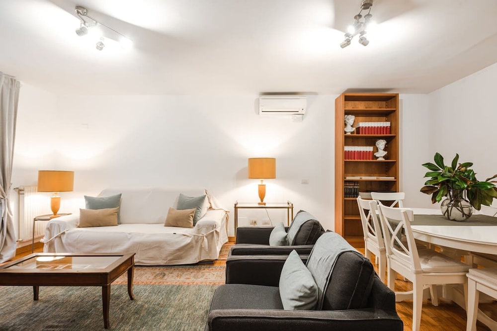 New Listing La Magnolia A C Balcony Office Piazza Navona Spanish Steps