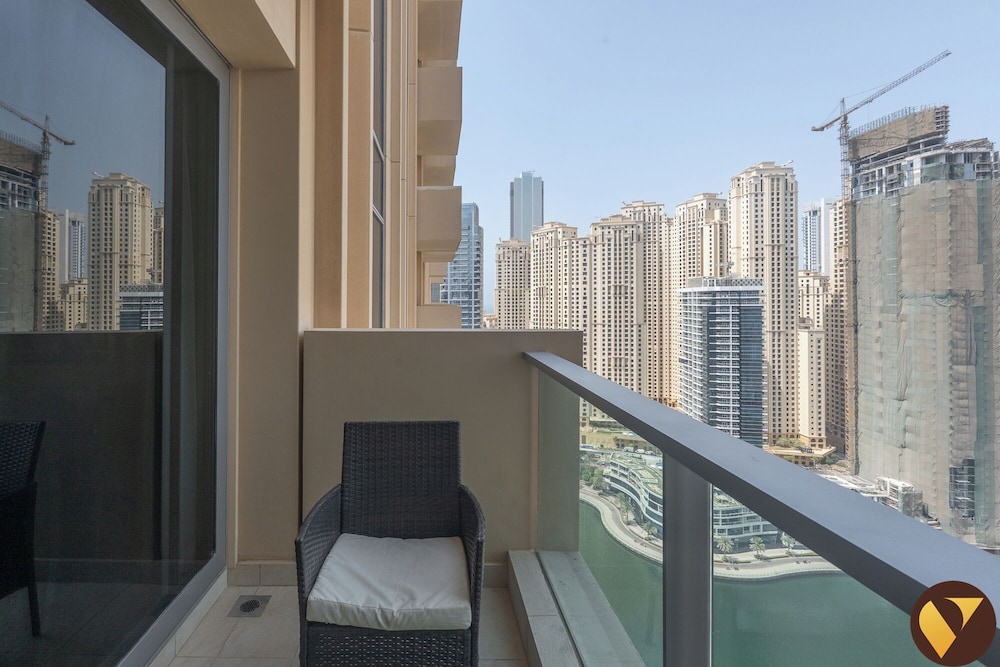Vogue JW Marriot 23rd floor Marina View