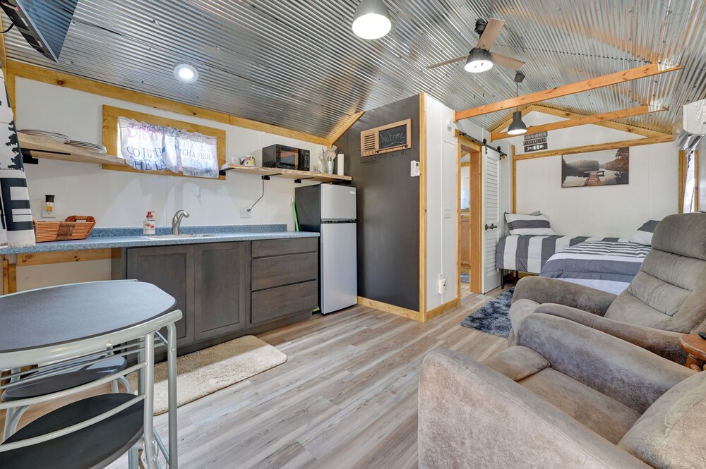 Iowa Tiny Cabin Near Pine Lake State Park
