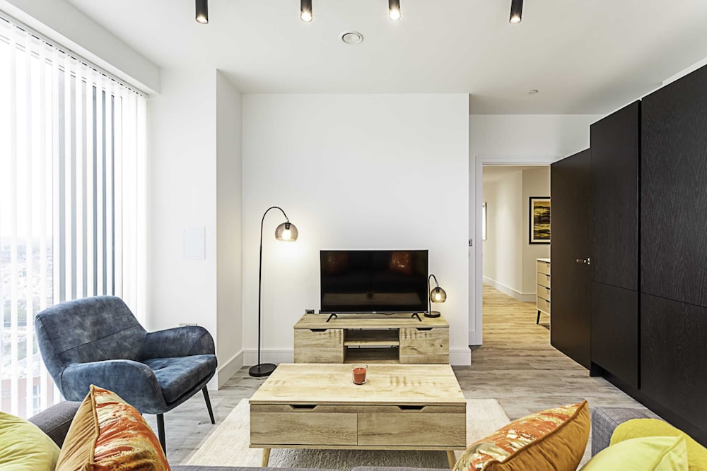 Icon Tower Flat One - North Acton
