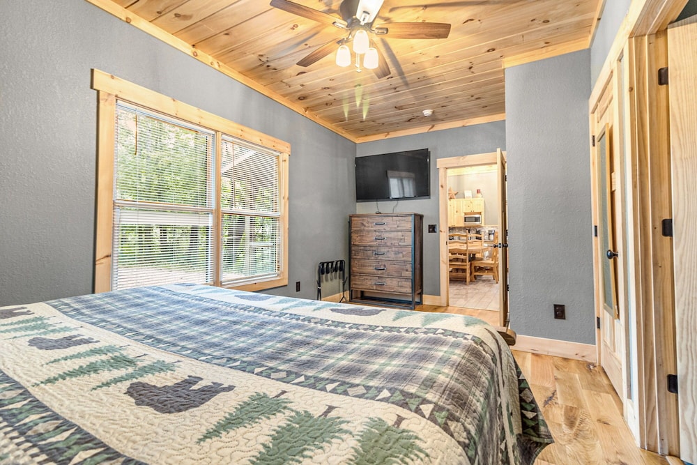 Pinewood Forest Walden's Creek Cabins