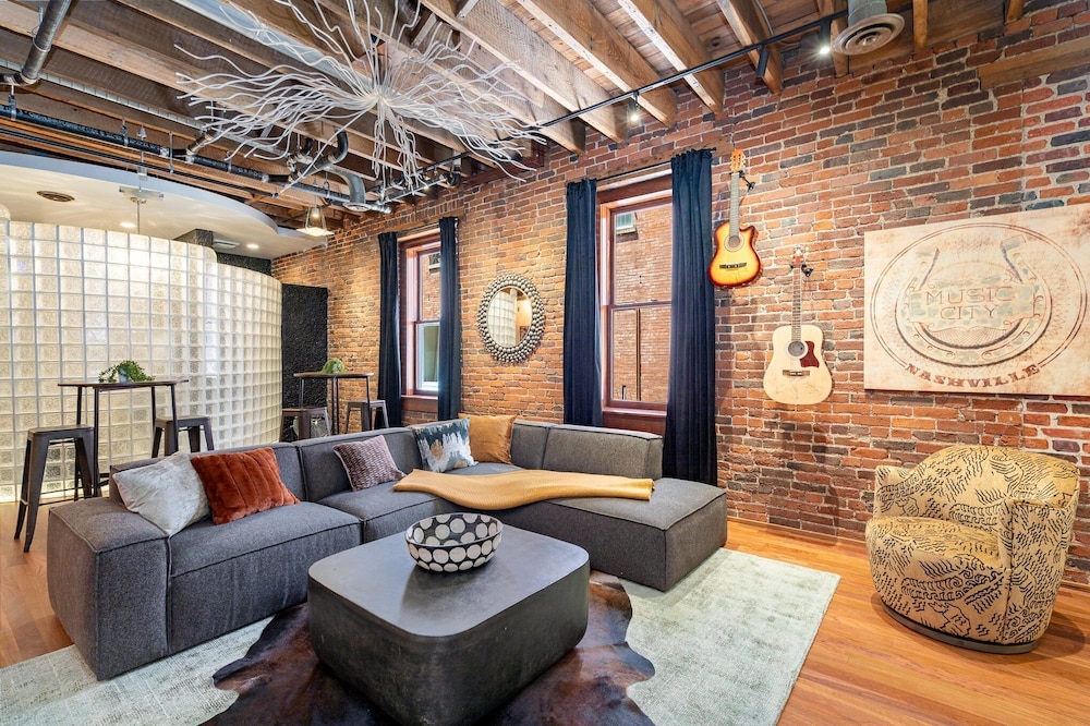 Jamloft - Printers Alley - Walk to Broadway