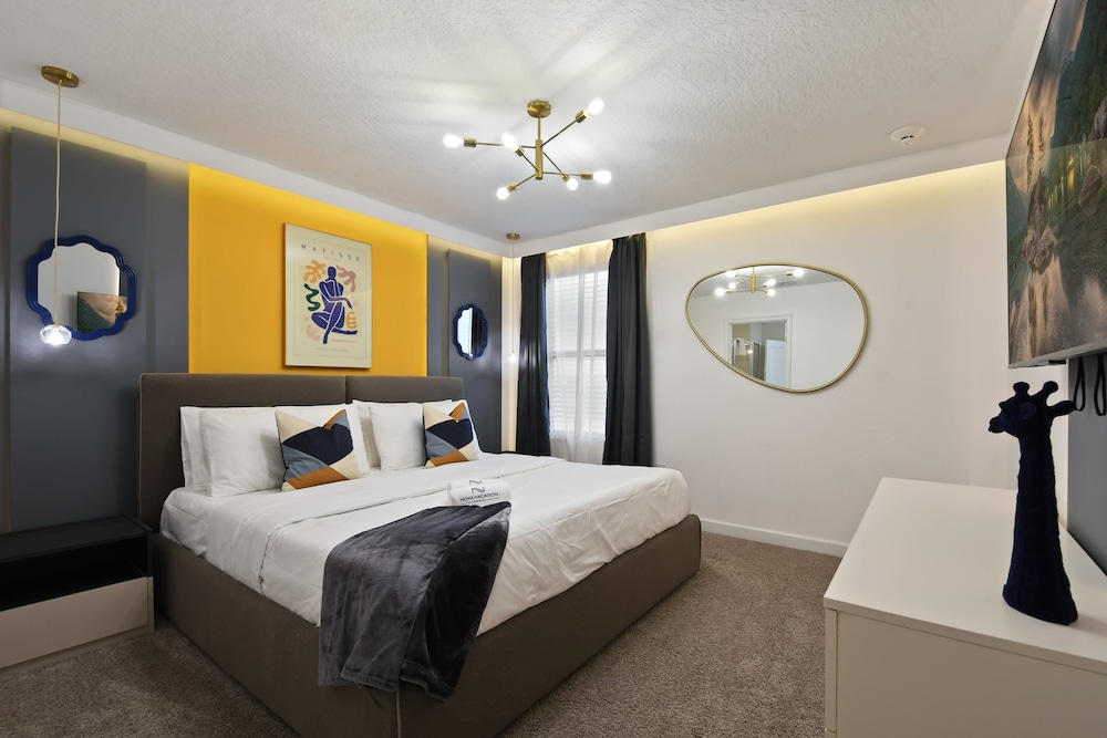 Epic Family Getaway: Themed Villa Near Disney !