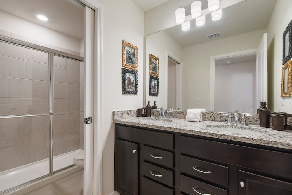 Relax in Style Pool, Resort Amenities, Near Disney