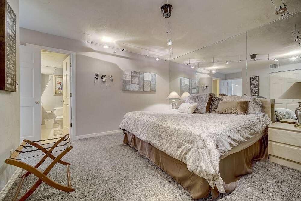 Sherwin Condominium 1801