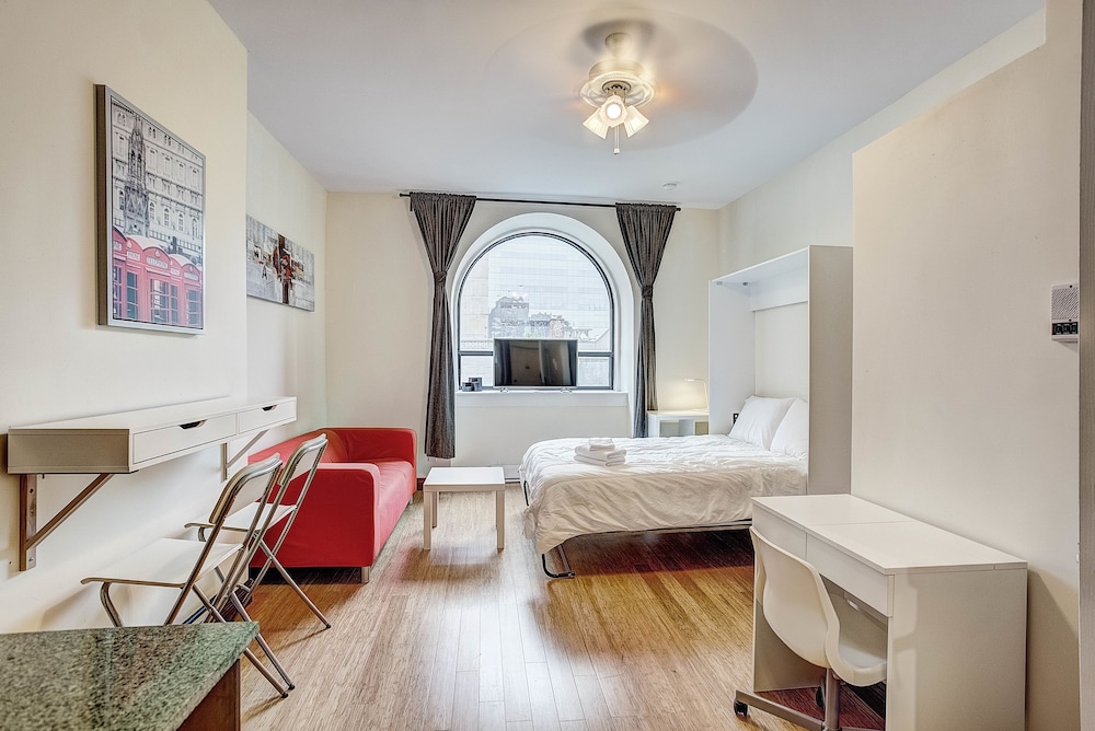Destination Stays Montreal Downtown