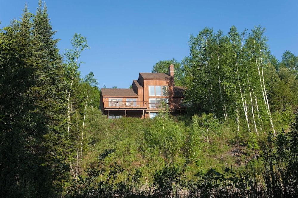 The Mountain Top Inn & Resort