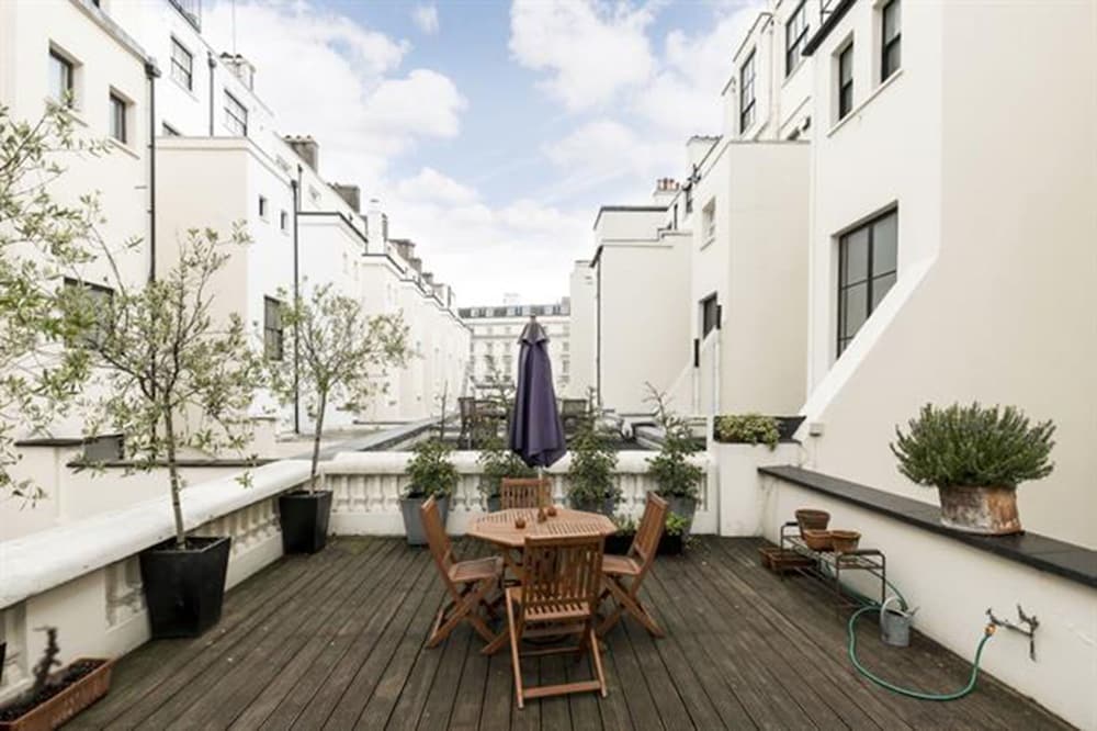 outdoor bbq area