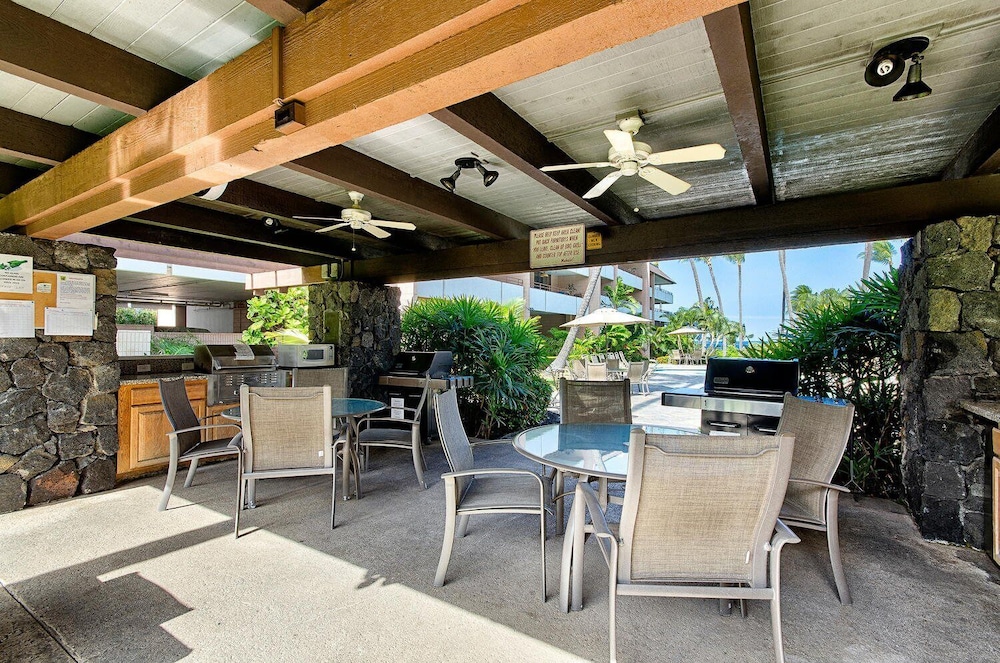 Complete Remodel - Ocean & Mountain Views - Concierge - Walk to Magic Sands - Vrkcv