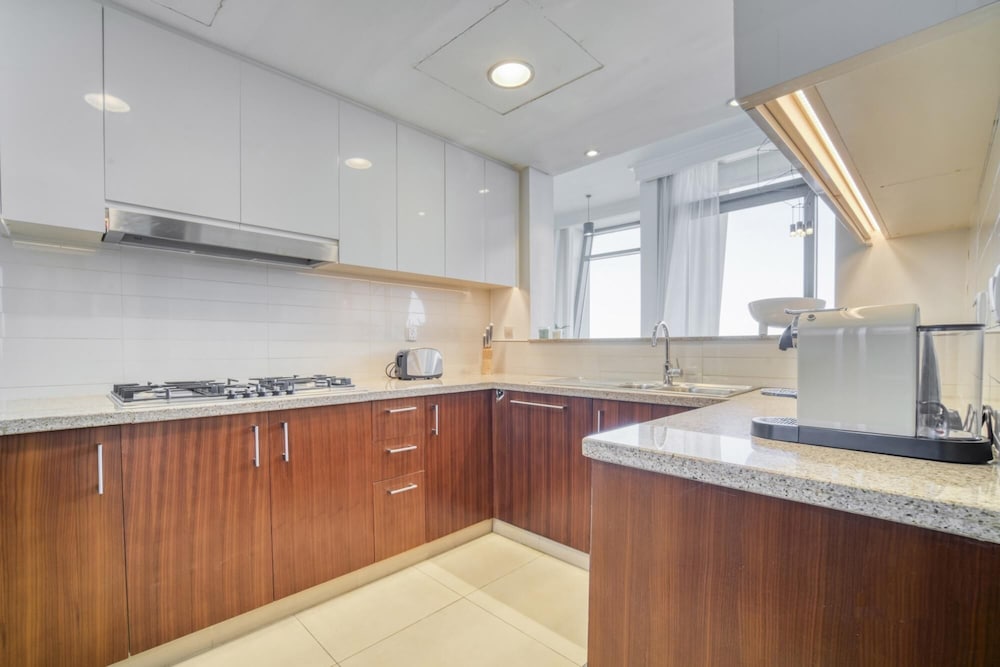 Contemporary Apt With Burj Khalifa View