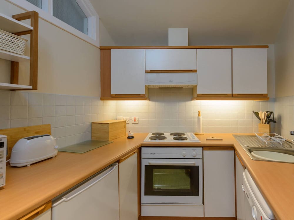Dunlin - 1 Bedroom Seaside Apartment view 4