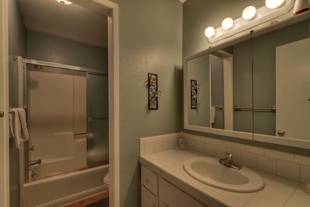 1200 Wildwood Unit 16