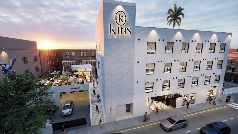 Kins Hotel