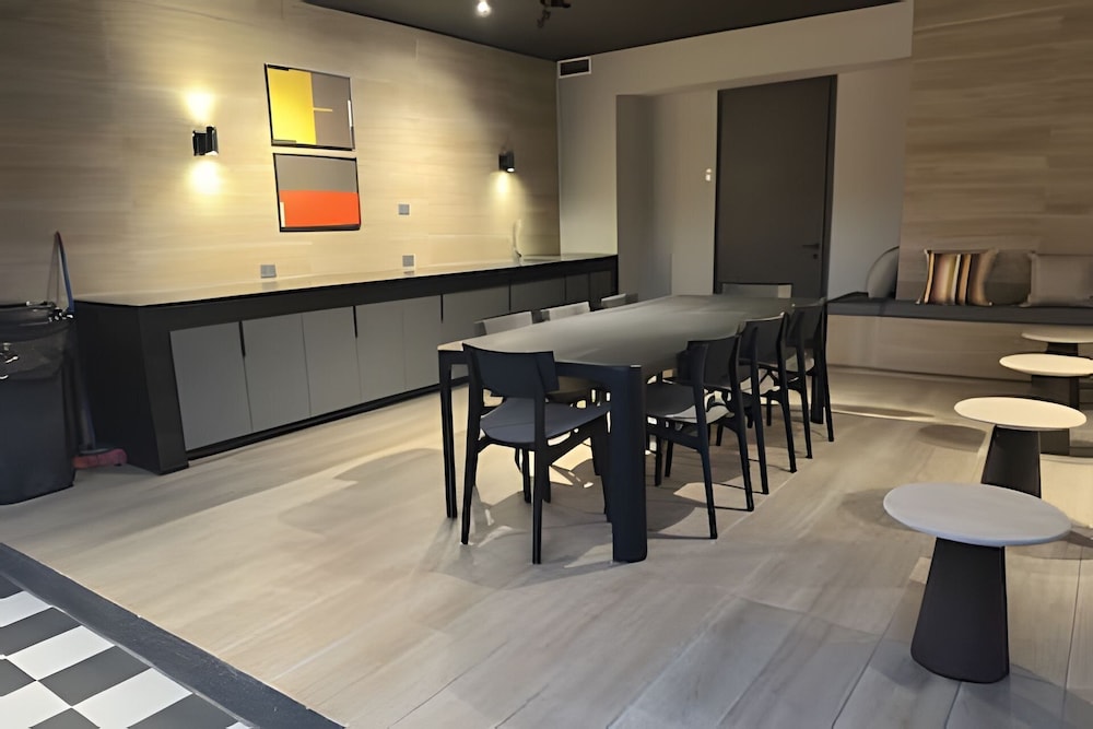 Oceana Suites San Eugenio