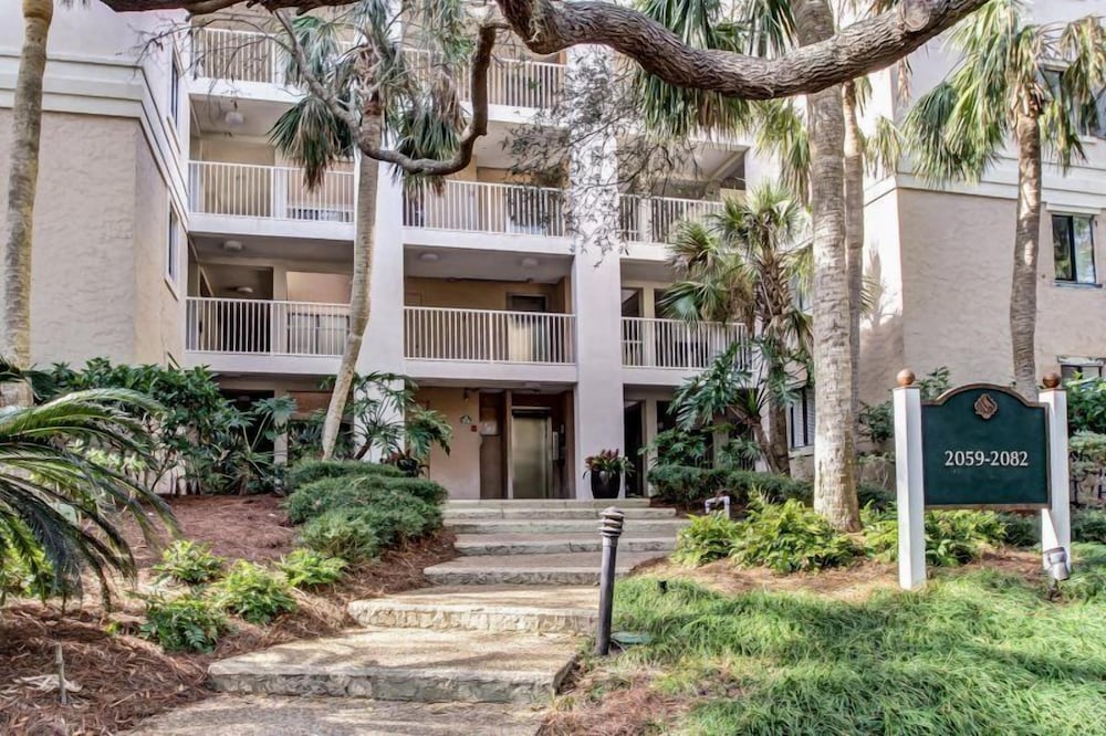 2072 Beachwood Villa view 2