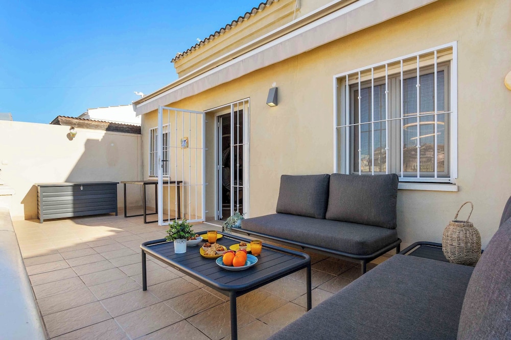 Beautiful and Cozy Villa With Private Pool in Urb, San Luis, El Chaparral, Torre
