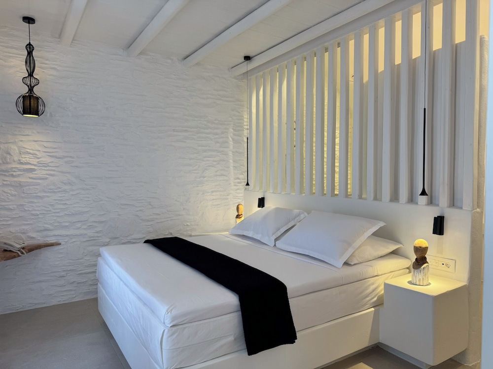 AGADA Folegandros