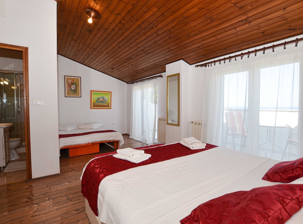 Classic and Elegant Rovinj Apartments With Balcony