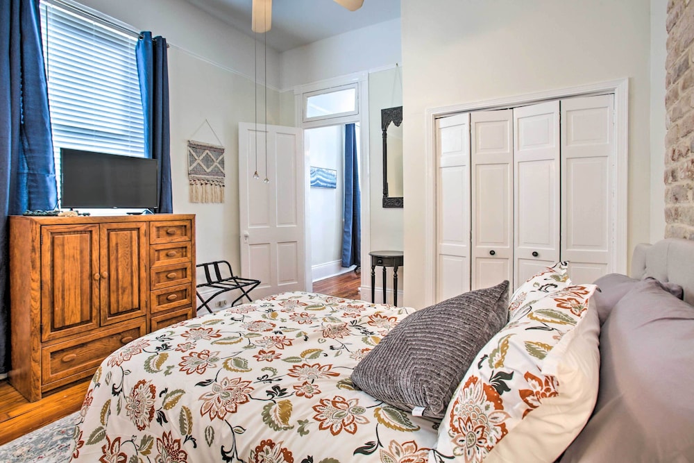 Historic Townhome - 2 Mi to French Quarter!