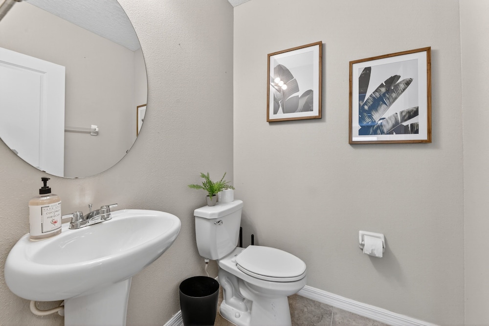 Spacious Getaway Near Apollo Beach 5 Bedroom Home
