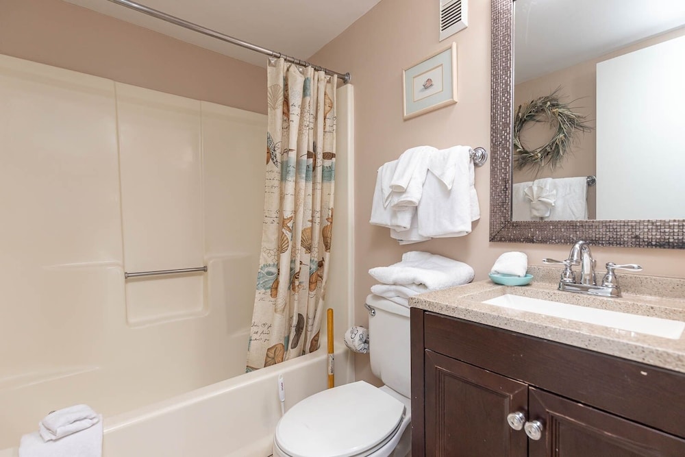 Island Winds East 501 3 Bedroom Condo