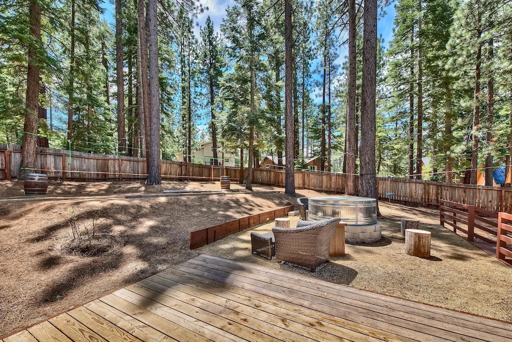 1760t Thunderbird Cabin 3 Bedroom Home
