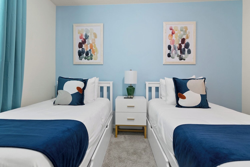 Orlando Adventure Awaits 4BR Townhouse