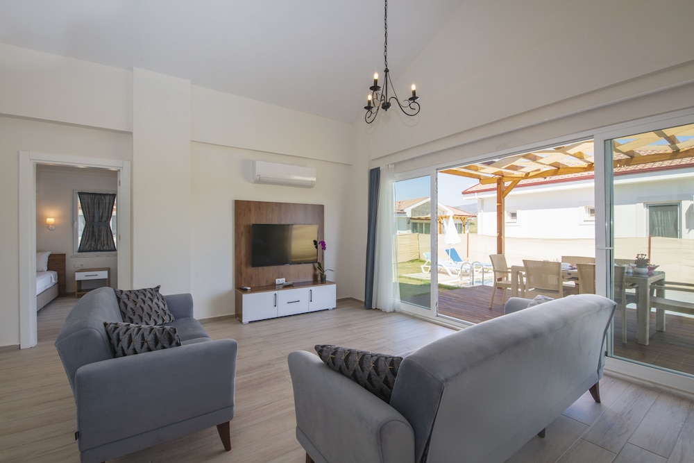 SunTeos Villa Suites - Image 9