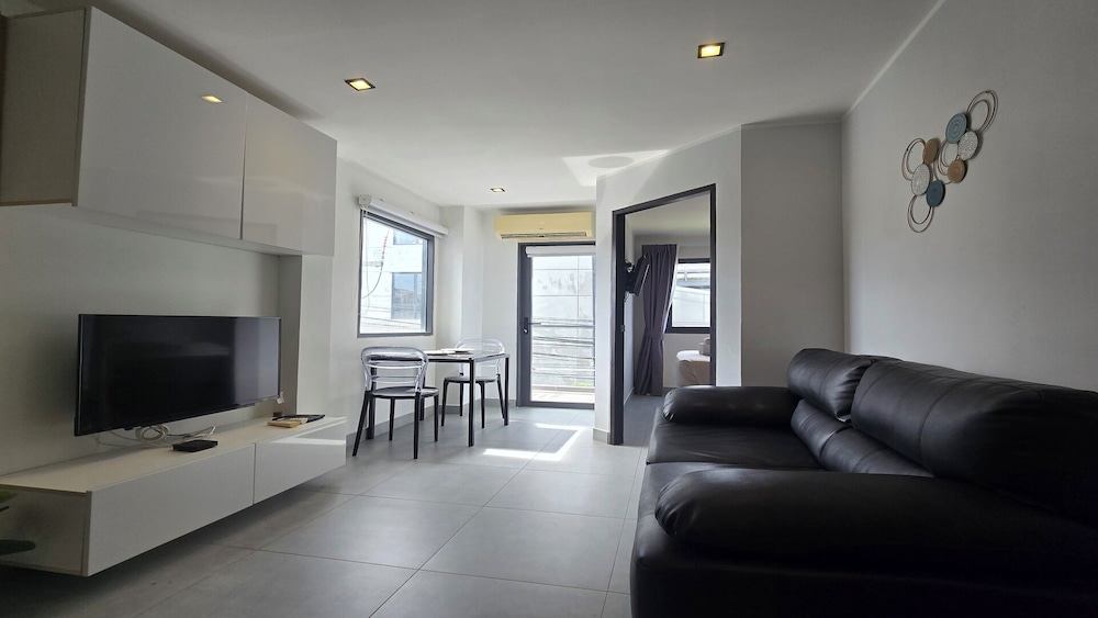 Island Escape 1BR T1-206