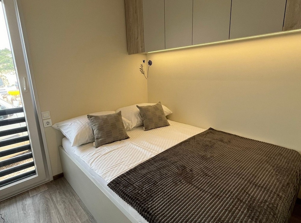 Tranquil Tides Drage Mobile Home With Terrace and Sea View