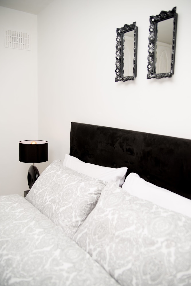 Luxury Executive Serviced Apartment