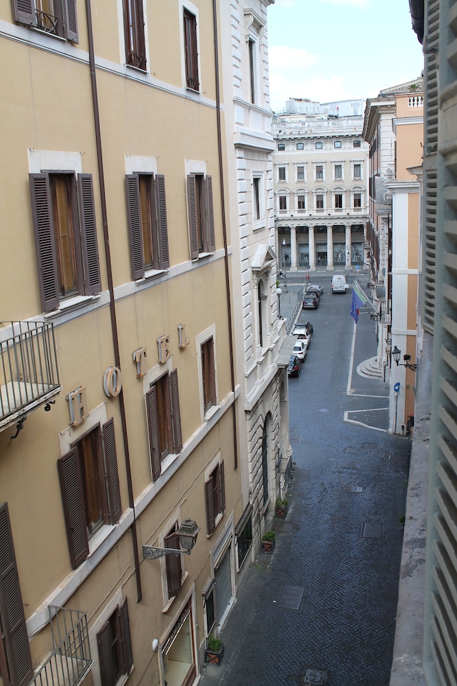 Colonna Collection