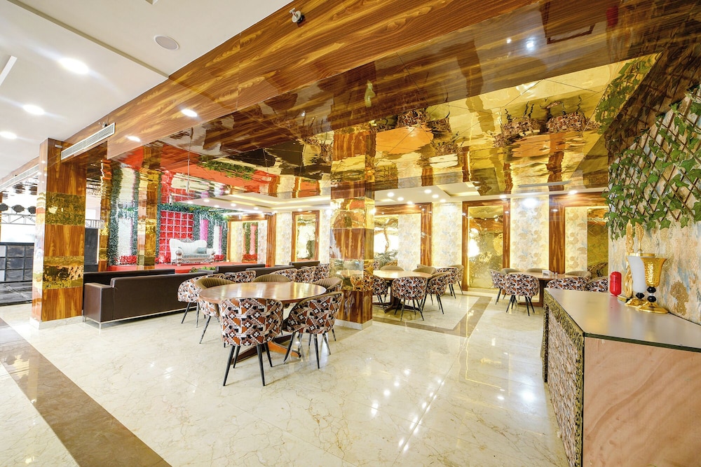 Fabhotel Prime The Golden Petals & Banquet